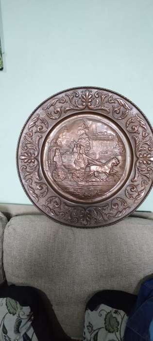 VINTAGE HAND MADE LARGE ORNATE  COPPER WALL DECOR PLATE - Wagon scene