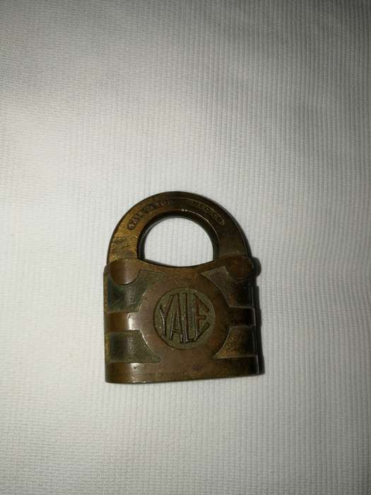 Vintage YALE & TOWNE MFG CO padlock - Made in Germany- no key.