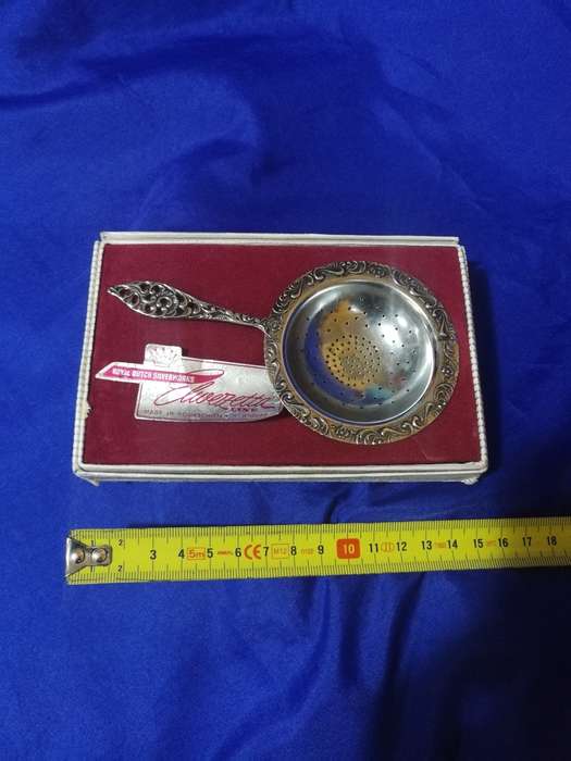 Elwezetta Royal dutch Silverworks tea strainer- Vintage