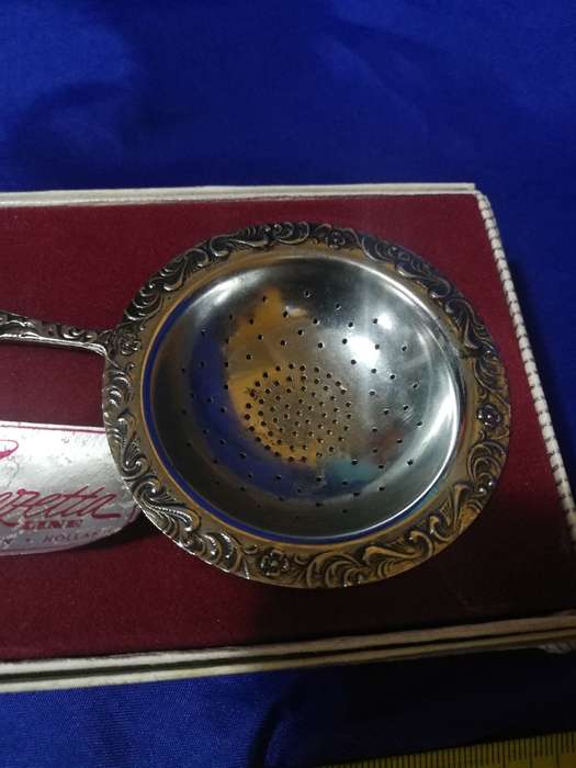 Elwezetta Royal dutch Silverworks tea strainer- Vintage
