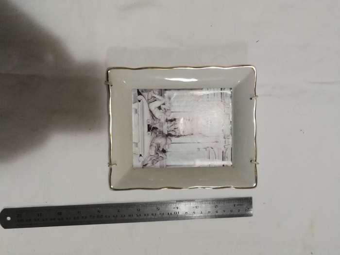 Weatherby wall plate with Artwork and wall hanger. England
