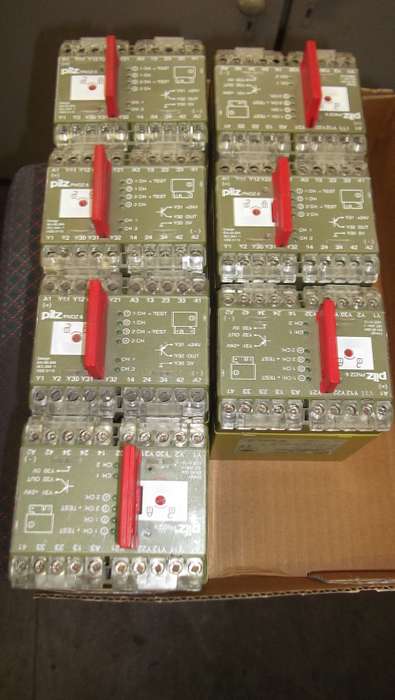 Pilz PNOZ 6 3S/10 Configurable 24 V DC Safety Relay Single or Dual Channel with 4 Safety Contacts
