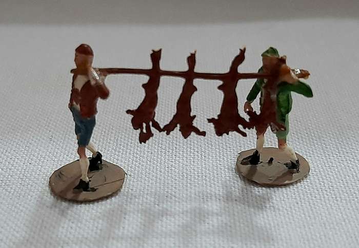 Figurines scale hO, 8 hunters with animals, 4 hunters with rifles, without original boxes