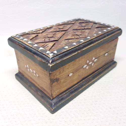 RARE!!! Highly Decorative Hand Crafted Wood and Mother of Pearl Inlay Trinket Box!!!