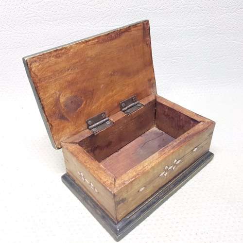RARE!!! Highly Decorative Hand Crafted Wood and Mother of Pearl Inlay Trinket Box!!!
