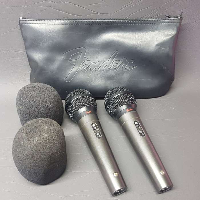 Professional FENDER P-51 Microphone Set and Carry Bag!!!