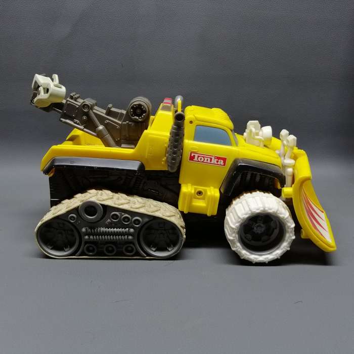 LARGE Original Tonka Battery Operated Snow Plow and Tow-truck