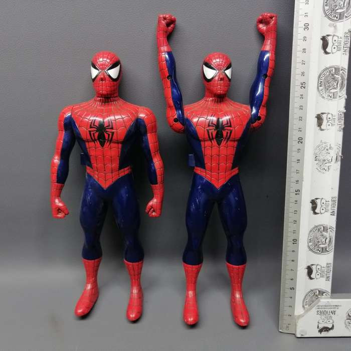 Super Cool!!! Original Spider Man Figurine Walkie Talkie Set!!! Working!!