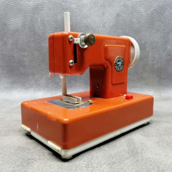 Original Vintage Japanese Tintoy Sewing Machine, Display Only!!!