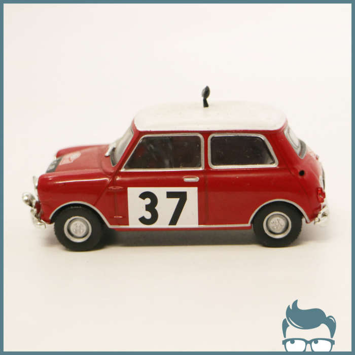 Detailed Die Cast Metal Mini Racing Car Scale 1:43