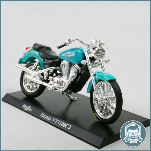 Detailed Die Cast Maisto Honda VT1100C2 Scale 1:18!!!