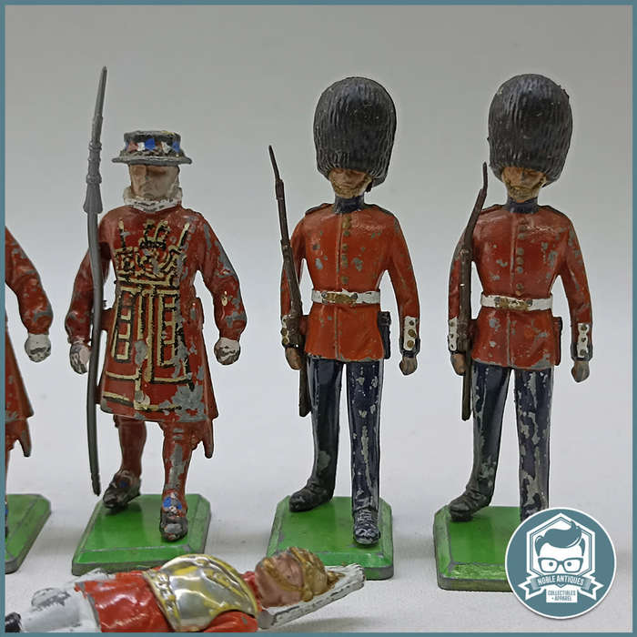 Vintage 1973 Britains Lead Tower London Buckingham Palace Royal Guards!!!