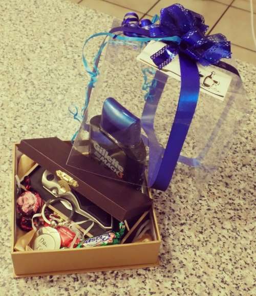 FATHER'S DAY SPECIAL!!!  Pocket Knife+Keyring with Gillette Splash Hamper
