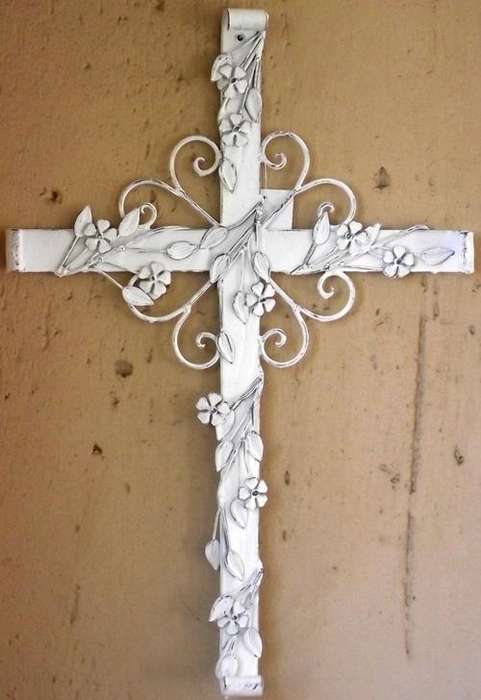 Big detailed white metal cross - 60 x 40 cm