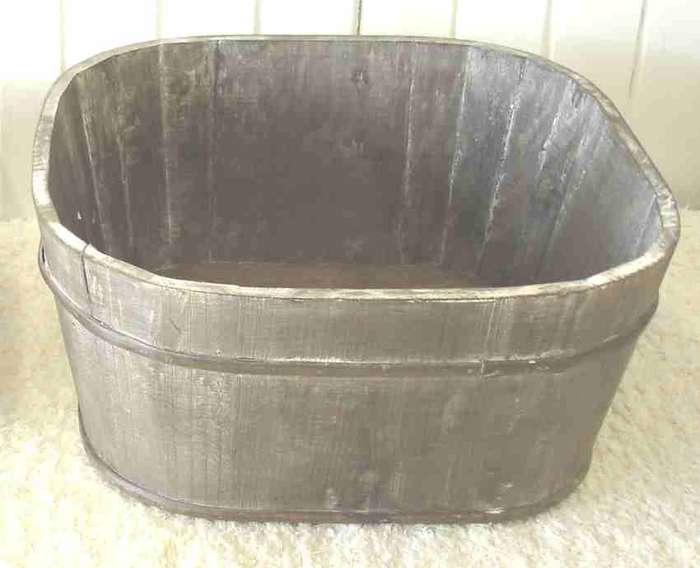 Square wooden planter (large)