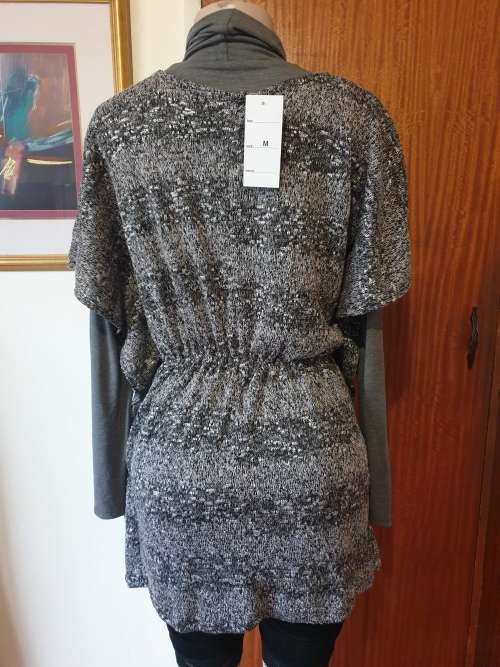 Ladies Black & White Batwing