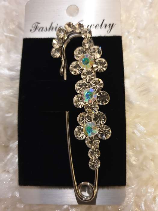 Rhinestone Flower Decor Scarf Pin
