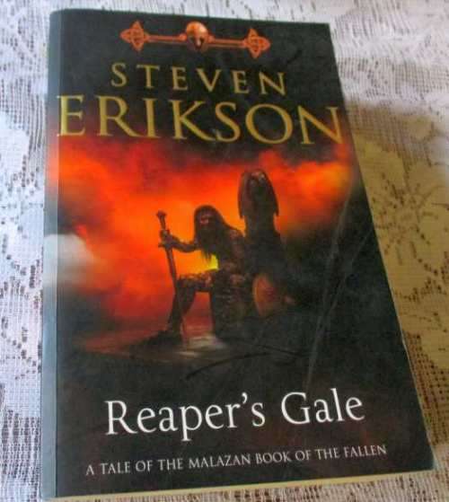 REAPER`S GALE - A TALE OF THE MALAZAN BOOK OF THE FALLEN - STEVEN ERIKSON