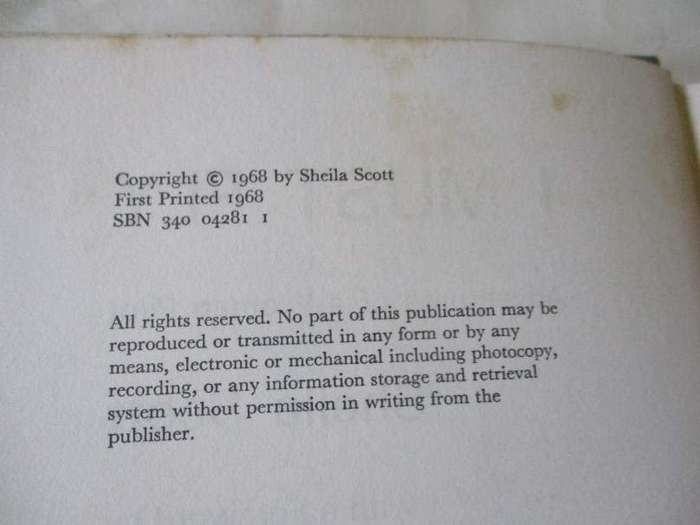 I MUST FLY - ADVENTURES OF A WOMAN PILOT - SHEILA SCOTT ( SIGNED )