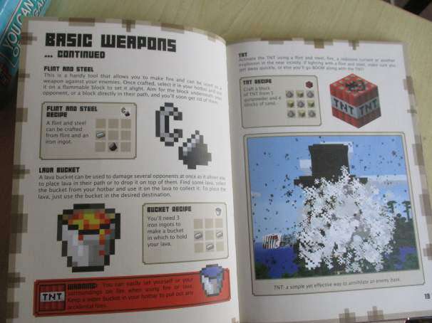 MINECRAFT - COMBAT HANDBOOK - MOJANG