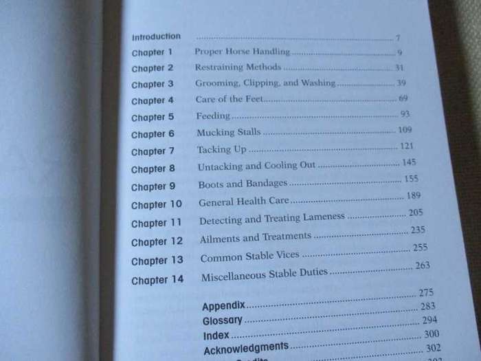 PROFESSIONAL CARE OF THE RACEHORSE - A GUIDE TO GROOMING, FEEDING, AND HANDLING THE EQUINE ATHLETE