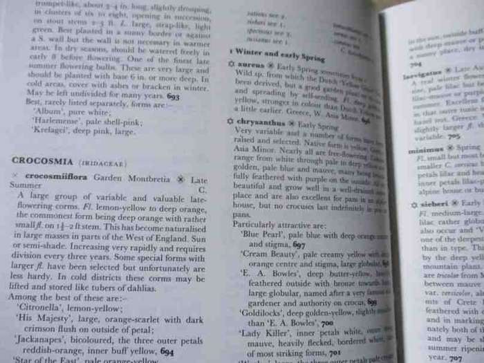 THE COLOUR DICTIONARY OF GARDEN PLANTS - WITH HOUSE AND GREENHOUSE PLANTS - ROYAL HORTICULTURE SOC.