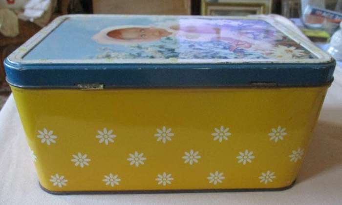 VINTAGE S.A. HUMPHRIES - CANDY TIN