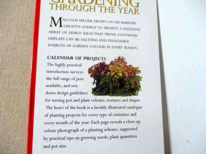 CONTAINER GARDENING THROUGH THE YEAR - MALCOLM HILLIER ( DK )