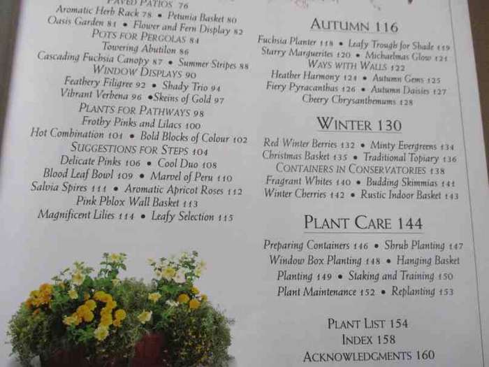 CONTAINER GARDENING THROUGH THE YEAR - MALCOLM HILLIER ( DK )