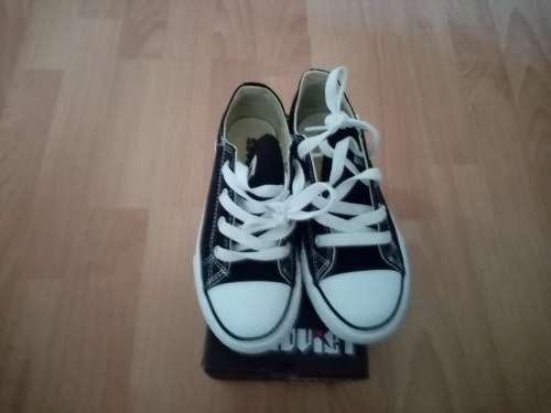 Soviet viper kids basic canvas low cut lace up black UK size 1 (small make) could fit size 12/13 new