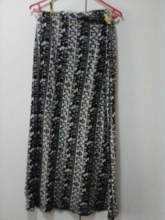 Black and White maxi skirt size 32