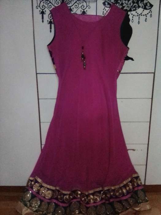 Stunning pink embroidered floral Punjabi outfit size XL