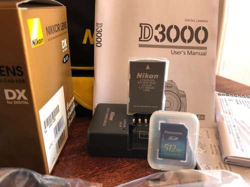 Nikon D3000 Full Package