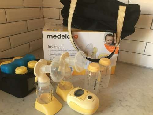 Medela Freestyle Double Electric Breastpump with extras Good condition