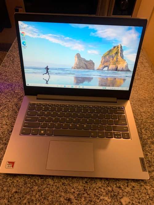 Lenovo Notebook IdeaPad 1-14AST-05 AMD A4 MINT CONDITION