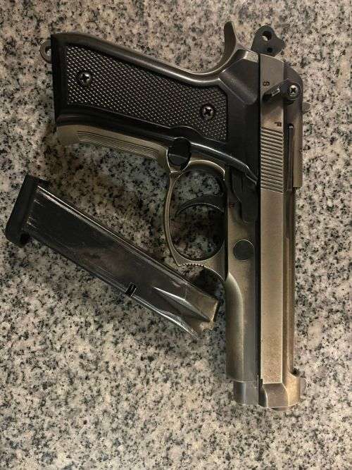 BLOW F92 Auto 9mm Blank Pepper Pistol Sounds like a real gun