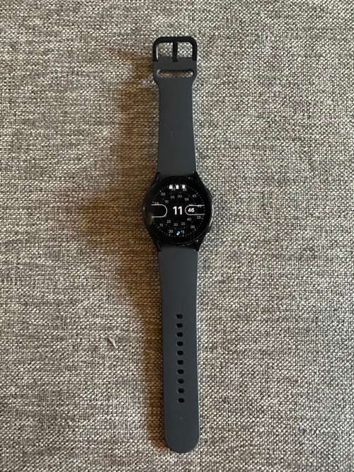 SAMSUNG GALAXY WATCH 5 40MM MODEL R900NZAAXFA  ,GPS , BLUETOOTH ,WIFI AS NEW