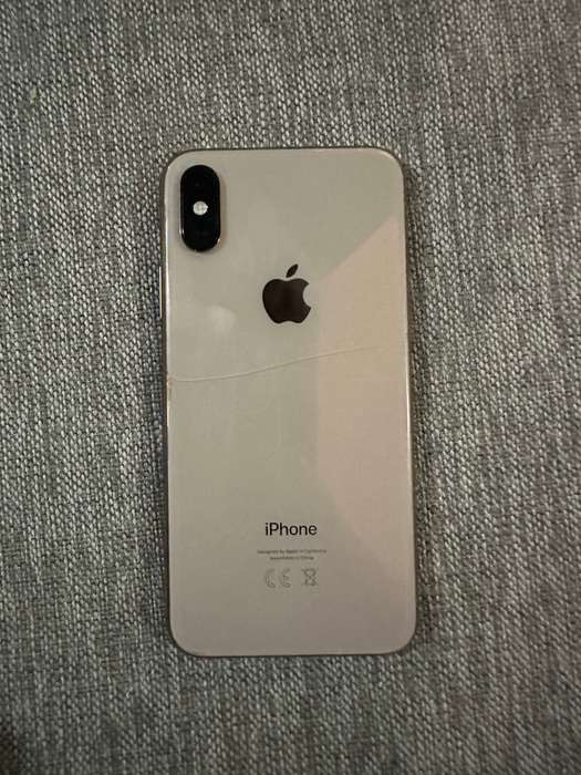 i PHONE XS  64GB 82% BATT HEALTH PLEASE READ