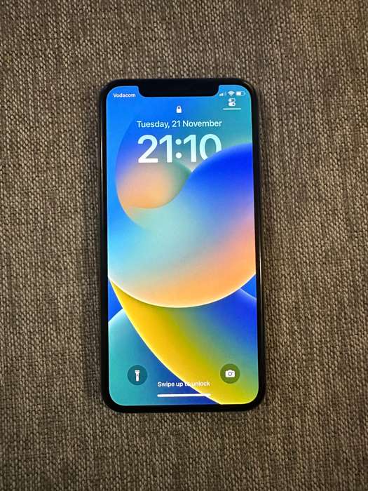 i PHONE XS  64GB 82% BATT HEALTH PLEASE READ