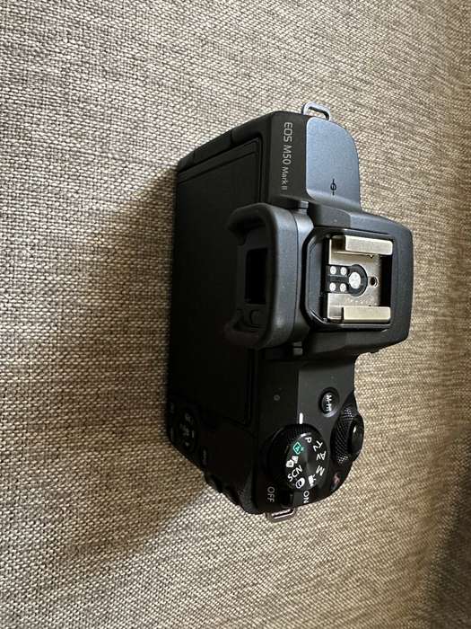 Canon EOS M50 Mark II M15-45 IS STM    Mirrorless 4K Camera Mint  As New