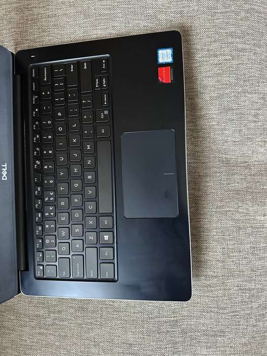 DELL Vostro 13  5370 8th Gen Intel Core i7-8550U 16gb Ram 512gb Ssd Mint Condition