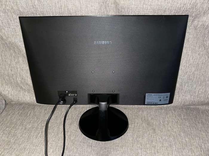 Samsung LS24F350 24-inch 1920 x 1080px FHD 16:9 60Hz 4ms AMD FreeSync PLS Curved LED Gaming