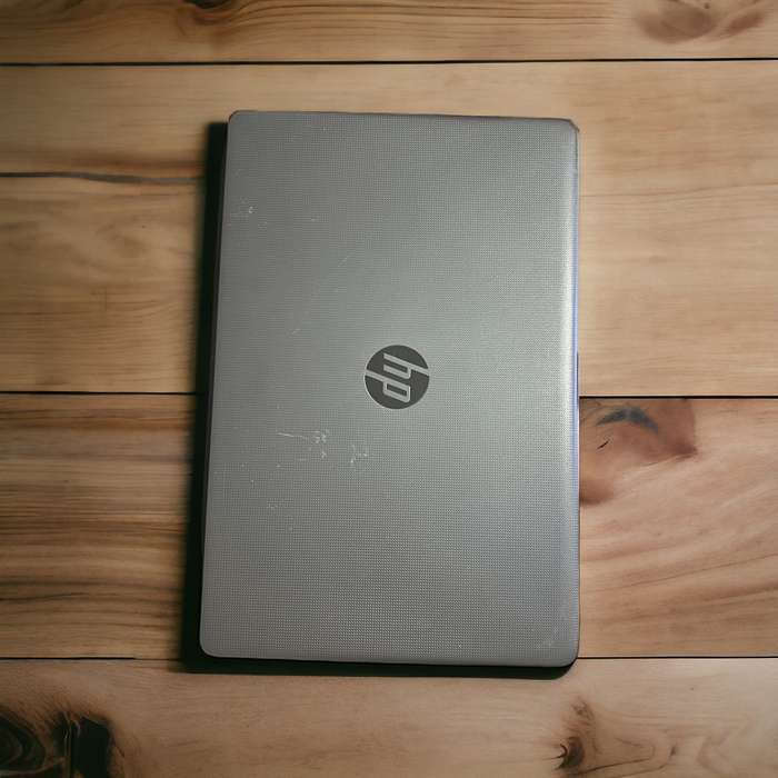 HP 255 G6,AMD E2-9000e@1.5GHz,Radeon R2 Graphics,4GB RAM,500GB HDD,15.6` New Battery