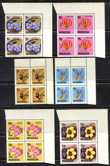 Rhodesia - 12 Top Right Corner Blocks of 4  - White Gum - 1976 - MNH