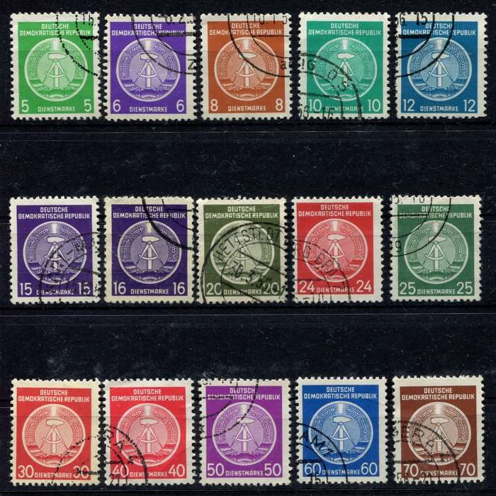 Germany/DDR - 1954 - Used - Background in Small Dots