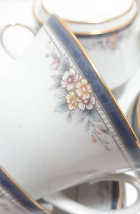 Vintage 1980s Noritake 18 Piece (20 With Lids) Fine Porcelain Tea Set  Willen Pattern 4044
