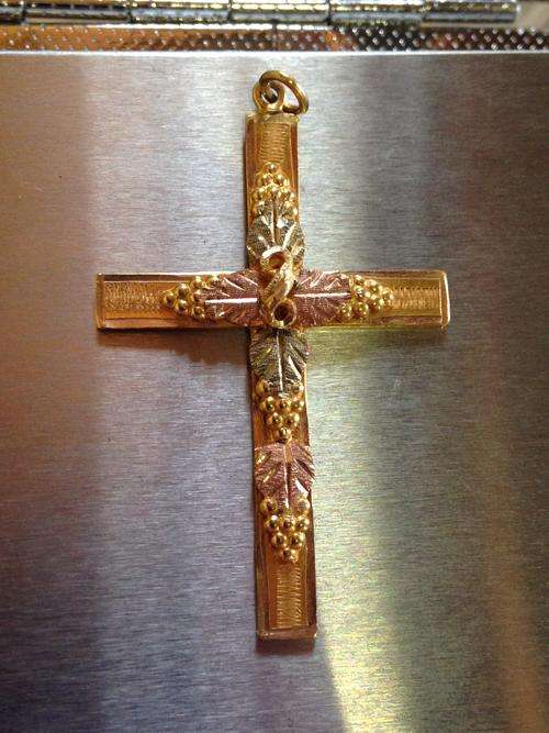 Amazing BLACK HILLS designer solid gold cross !!!!!