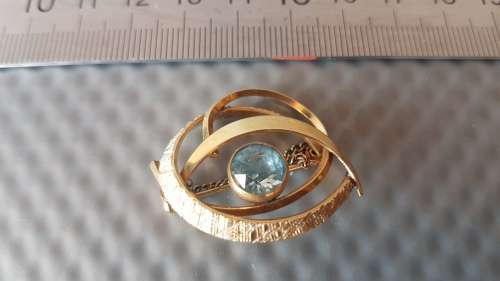 Vintage! Oval Blue Stone & 14 Carat Rolled Gold Brooch Pin