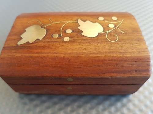 Vintage! Small Rectangular Wooden Trinket Box.