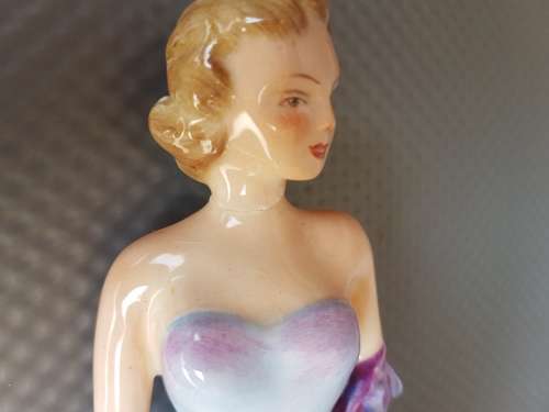 Vintage!  Wedgewood `Debutante ` Figurine Circa 1935
